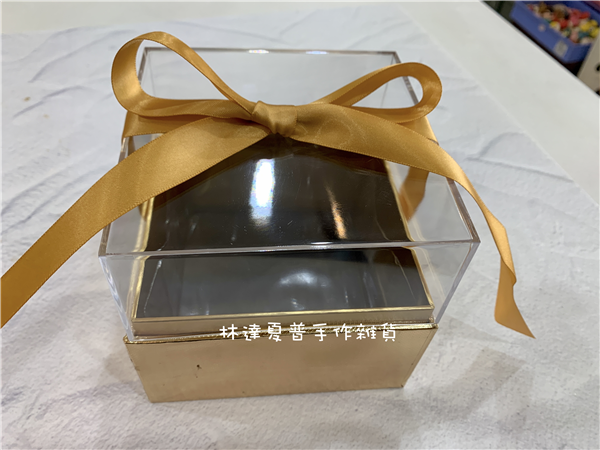 113090900374 壓克力紙製方形花盒（金色）12