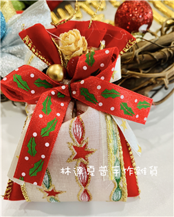 157969310033 紅綠緞帶禮物包吊飾