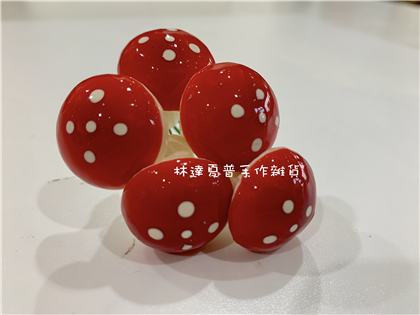 162000900371 紅蘑菇 （一束5支）