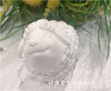 抬頭笑綿羊
